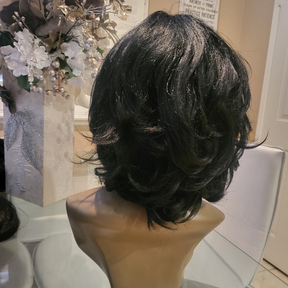 Wig - Picture 3 of 3